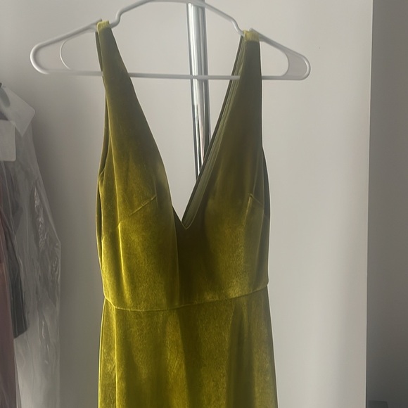 Yelure olive green velvet gown - Picture 3 of 7
